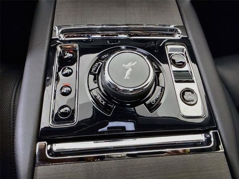 Used 2025 Rolls-Royce Cullinan AWD/4WD image 20