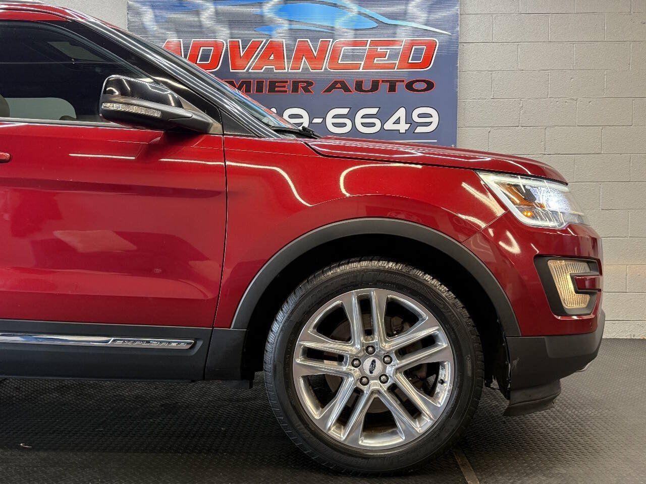 Used 2016 Ford Explorer XLT w/ Equipment Group 202A AWD/4WD image 7