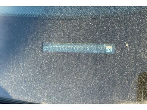 Used 2023 Toyota Sienna XSE image 8