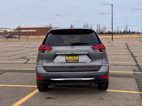 Used 2018 Nissan Rogue SV image 30