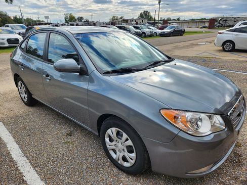 Used 2010 Hyundai Elantra GLS image 2
