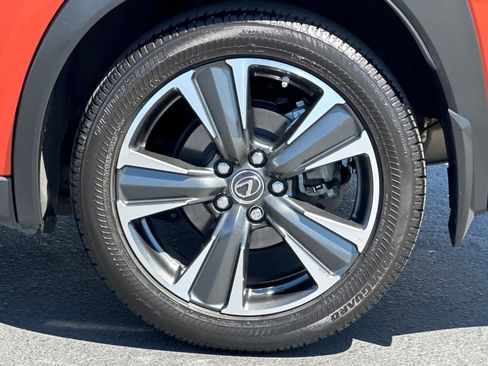 Used 2019 Lexus UX 200 w/ Premium Package image 32