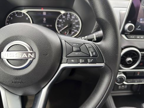 Used 2025 Nissan Sentra SV image 6