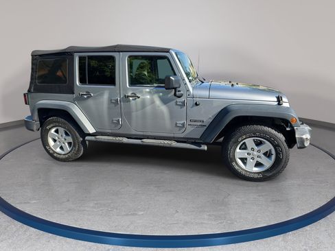 Used 2018 Jeep Wrangler Unlimited Sport S AWD/4WD image 4