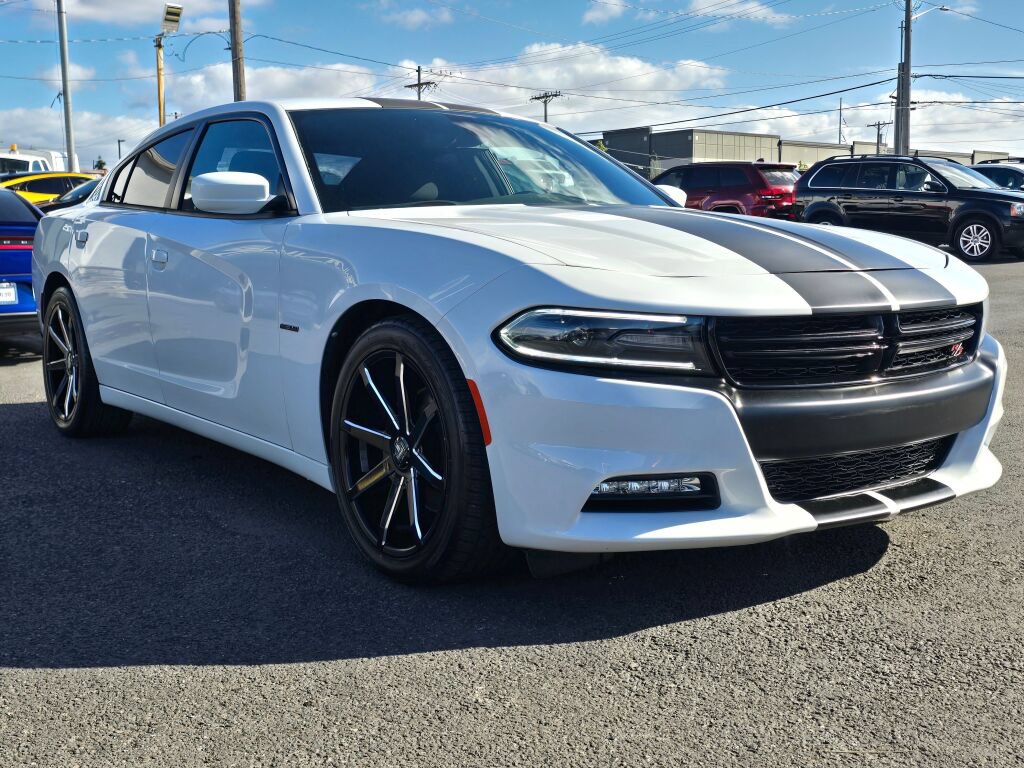 Used 2017 Dodge Charger R/T RWD image 4