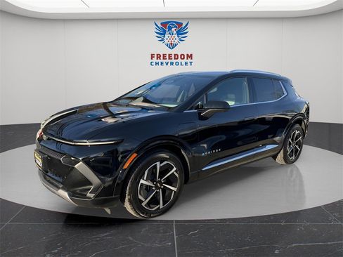 Used 2025 Chevrolet Equinox EV LT image 2