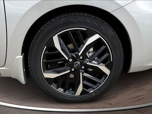 New 2025 Nissan Versa SR w/ Trunk Package image 12