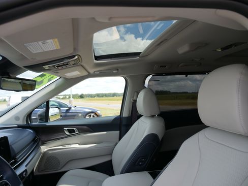 Certified 2025 Kia Carnival SX Prestige image 28