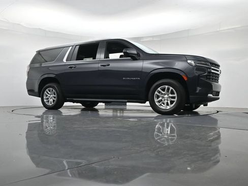 Used 2023 Chevrolet Suburban LT RWD image 37