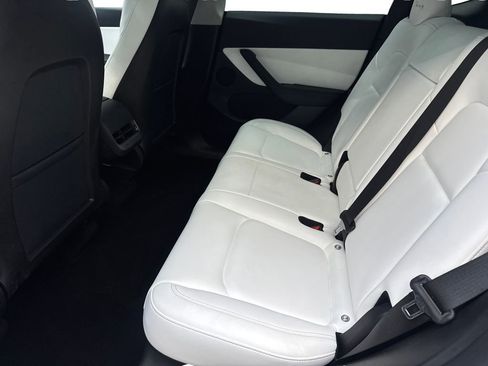 Used 2021 Tesla Model Y Long Range AWD/4WD image 33