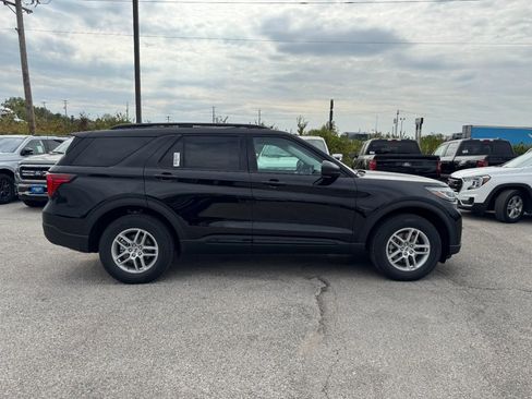 New 2026 Ford Explorer Active image 2