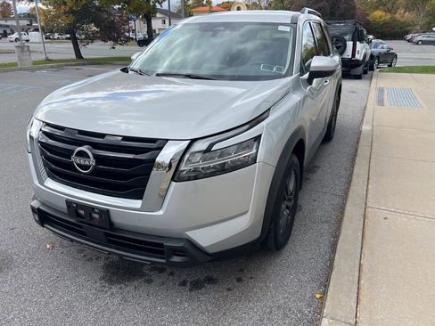 Used 2022 Nissan Pathfinder SV image 39