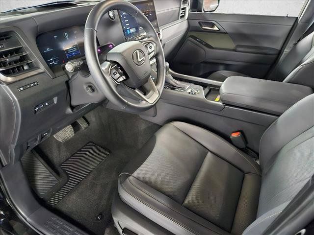 Used 2024 Lexus GX 550 AWD/4WD image 9