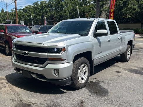 Used 2017 Chevrolet Silverado 1500 LT w/ All Star Edition AWD/4WD image 3