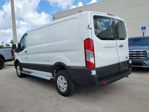 Used 2024 Ford Transit 250 Low Roof w/ Exterior Upgrade Package RWD image 7