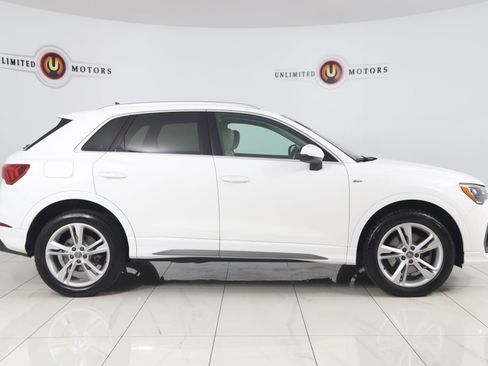 Used 2019 Audi Q3 2.0T Premium w/ Convenience Package AWD/4WD image 2