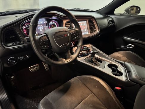 Used 2023 Dodge Challenger R/T w/ Plus Package image 17