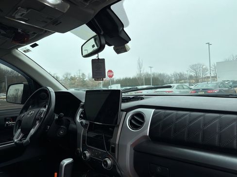 Used 2018 Toyota Tundra Platinum image 8