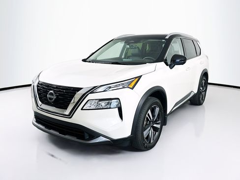 Used 2023 Nissan Rogue SL FWD image 3