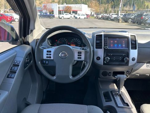 Used 2019 Nissan Frontier SV image 14