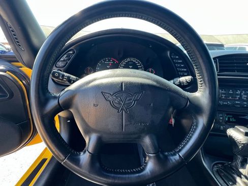 Used 2002 Chevrolet Corvette Convertible w/ Preferred Equipment Group2 image 25