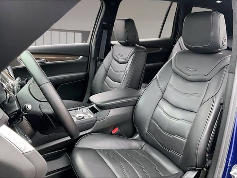 Certified 2025 Cadillac XT6 Premium Luxury w/ Platinum Package AWD/4WD image 25