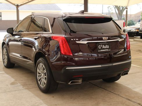 Used 2018 Cadillac XT5 Luxury w/ Driver Awareness Package image 9