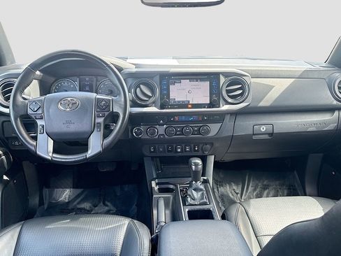 Used 2019 Toyota Tacoma TRD Off-Road w/ TRD Premium Off Road Package image 24