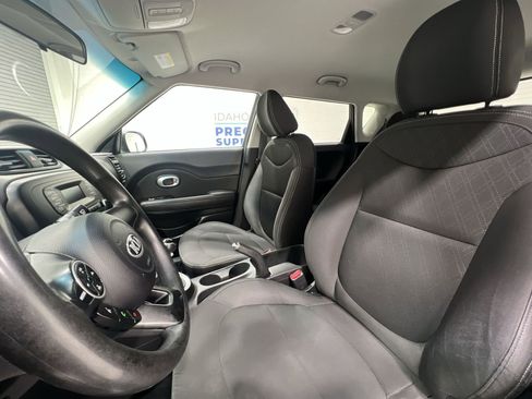 Used 2015 Kia Soul image 11
