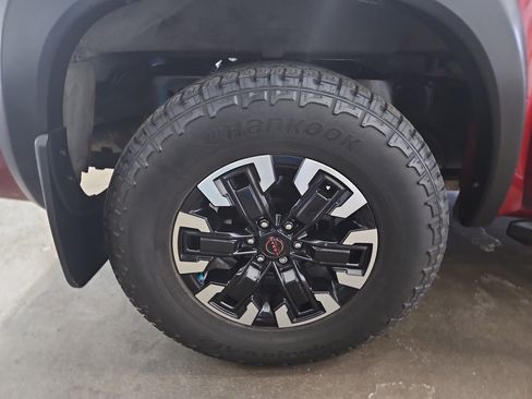 Used 2023 Nissan Frontier PRO-4X w/ Pro Convenience Package image 13