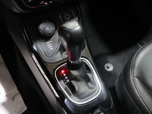 Used 2019 Jeep Compass Latitude AWD/4WD image 37