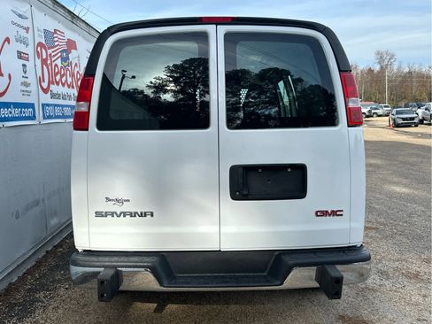 Used 2024 GMC Savana 2500 w/ Driver Convenience Package image 4