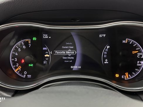 Used 2021 Jeep Grand Cherokee Limited w/ Luxury Group II image 15