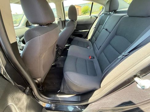 Used 2014 Chevrolet Cruze LT image 11