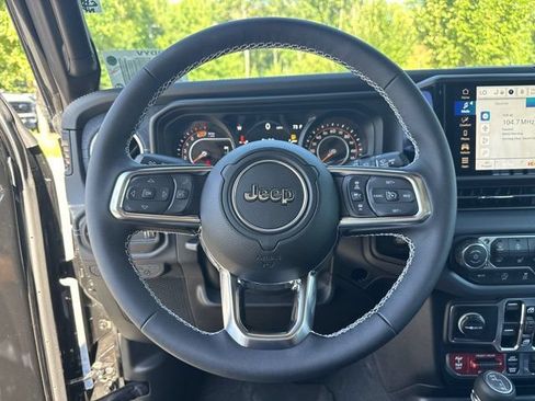 New 2026 Jeep Wrangler Unlimited Rubicon w/ Rockslide Package AWD/4WD image 21