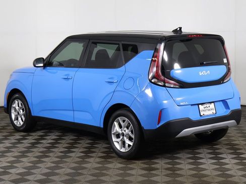 Used 2025 Kia Soul S FWD image 8