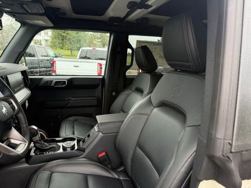 New 2025 Ford Bronco Badlands image 23