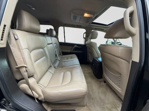 Used 2011 Toyota Land Cruiser w/ Upgrade Pkg AWD/4WD image 20