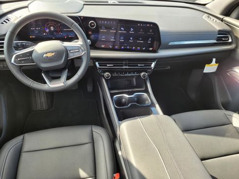New 2026 Chevrolet Traverse LT w/ Driver Confidence Package FWD image 11