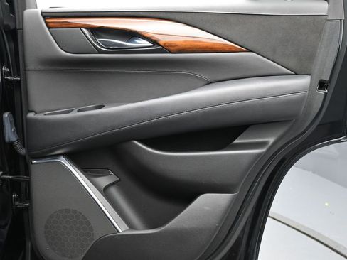 Used 2015 Cadillac Escalade Premium image 23