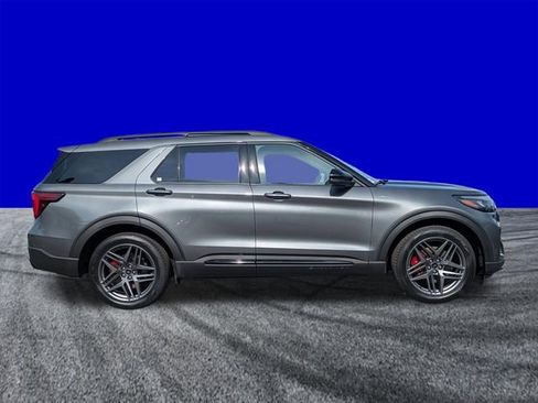 Certified 2026 Ford Explorer ST-Line w/ ST-Line Street Pack RWD image 3