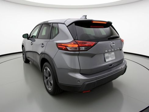 Used 2025 Nissan Rogue SV image 6