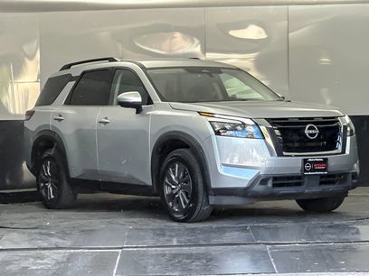 Used 2024 Nissan Pathfinder SV