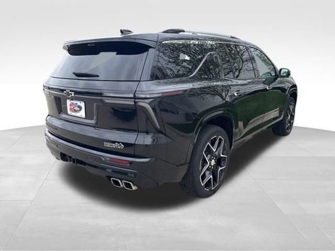 Used 2025 Chevrolet Traverse High Country AWD/4WD image 7