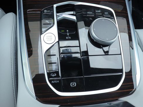 New 2026 BMW X5 xDrive40i w/ Climate Comfort Package image 40