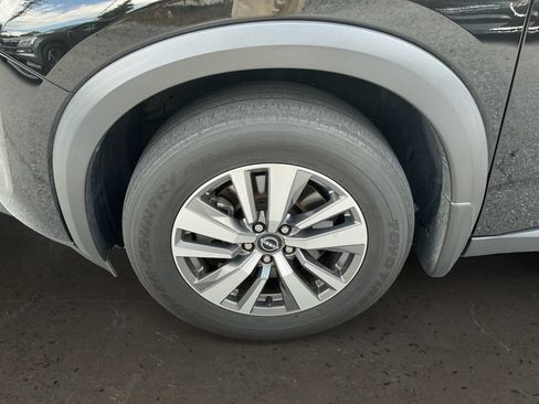 Used 2023 Nissan Pathfinder SL AWD/4WD image 10