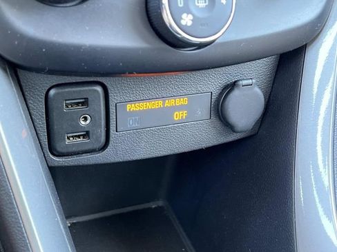 Used 2020 Chevrolet Trax LT w/ LT Convenience Package image 23