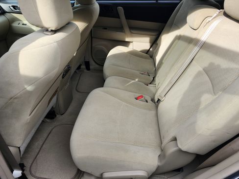 Used 2010 Toyota Highlander 4WD image 5