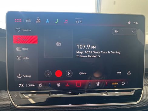 New 2026 Volkswagen GTI SE image 24