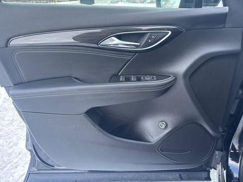 Used 2023 Buick Envision Preferred image 9